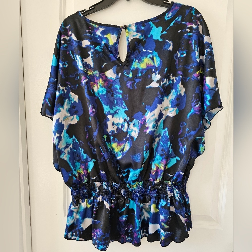 Womens sz 16 Reitmans Blue Abstract Watercolor Smocked Peplum Flutter Sleeve Top